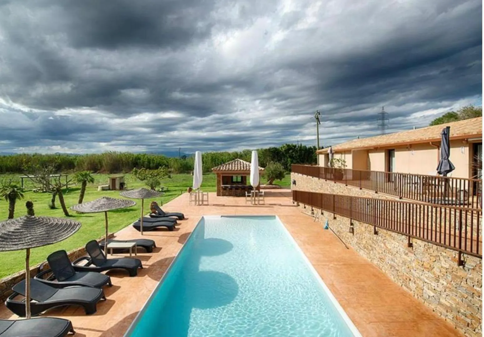 Maison Rouergue 4 A 6 Pers Avec Piscine Partagee Palau-Saverdera